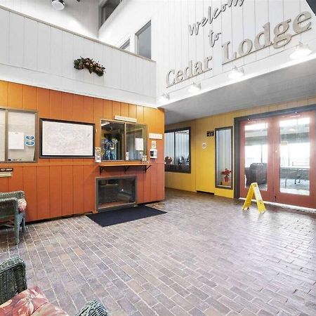 Cute Cedar Lodge Studio With Balcony & Lake Views! 라코니아 외부 사진